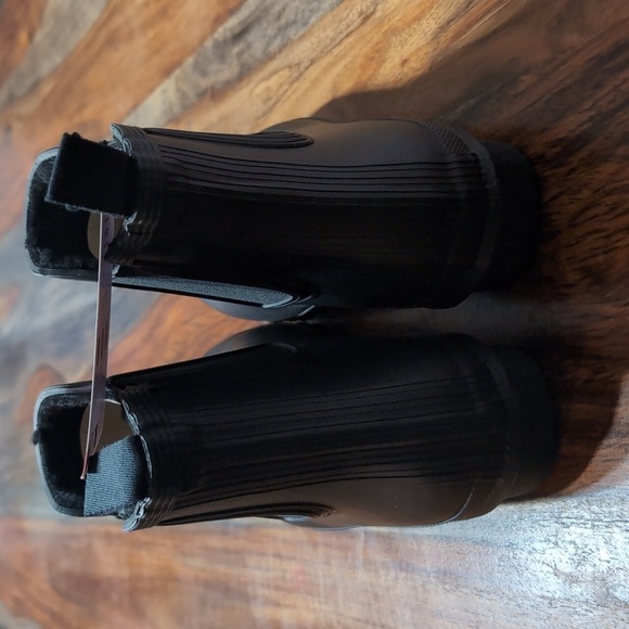 Hunter with original insulated Chelsea boots - Picture 6 of 16